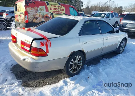 1998 Lexus Es 300 z USA, uszkodzony, nr VIN JT8BF28GXW5050953